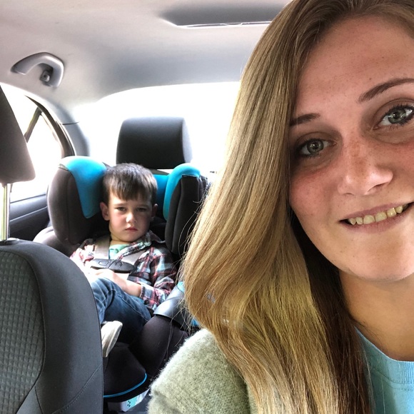 Meet your Posher, Cassy - Picture 5 of 5